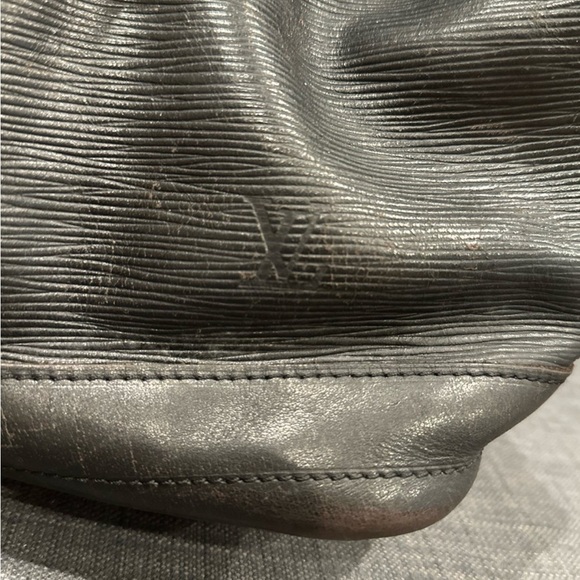 SOLD———-Louis Vuitton Epi Black Noe - Picture 9 of 12